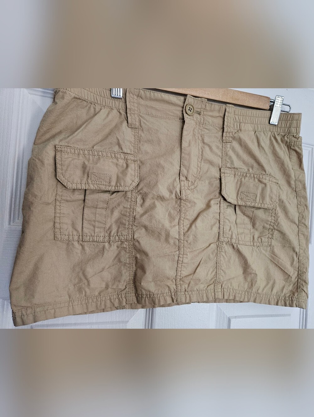 twik Khaki Cargo Mini Skirt. Like New. Size US L. 100% Cotton.